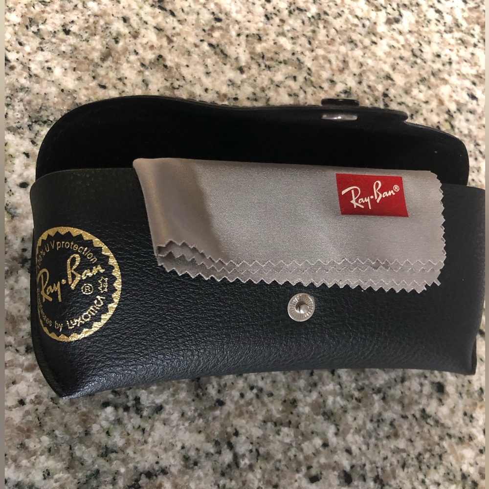 Ray Ban Aviator Sunglass  Protective Case And Cleaning Cloth Black EUC